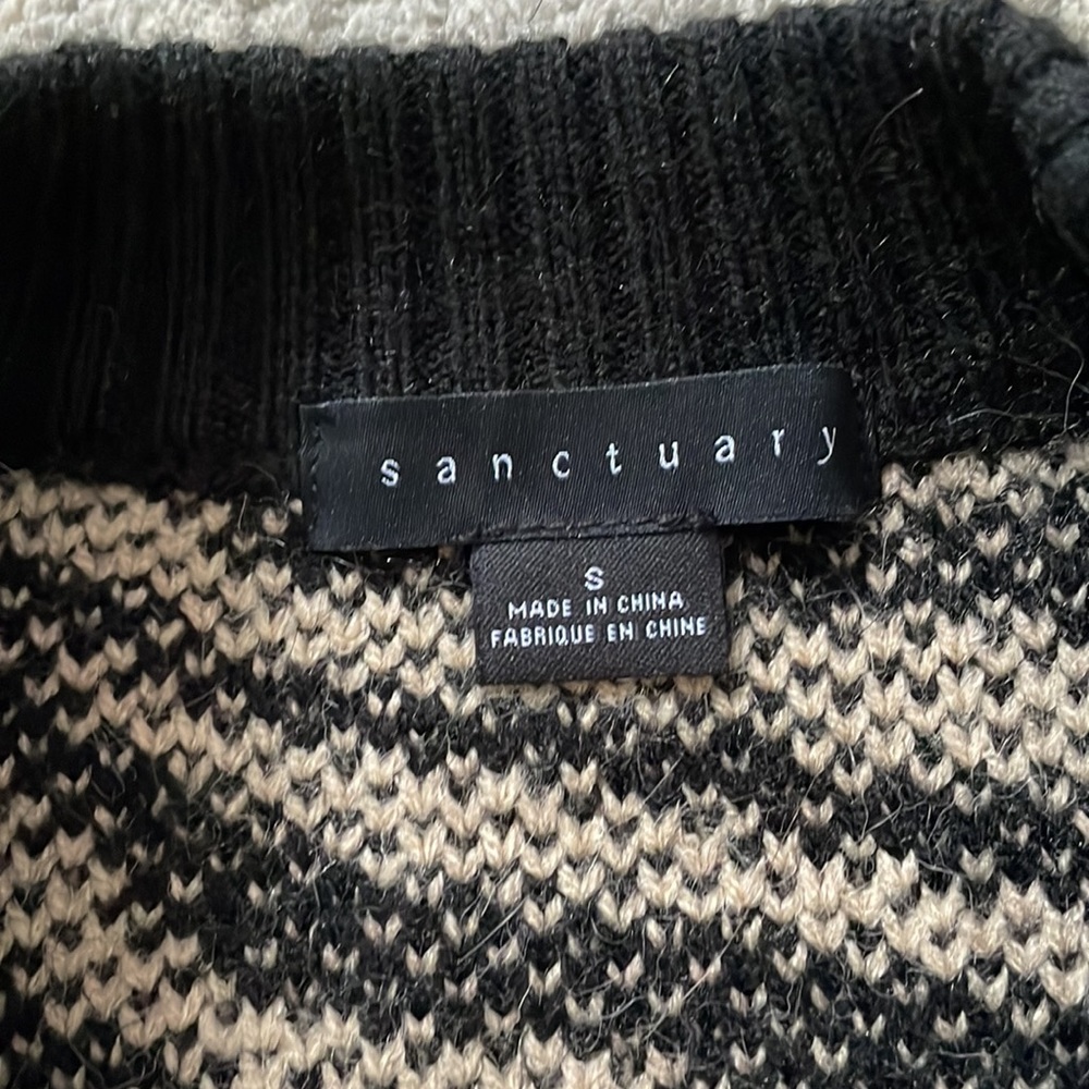 Sanctuary Sweater EUC